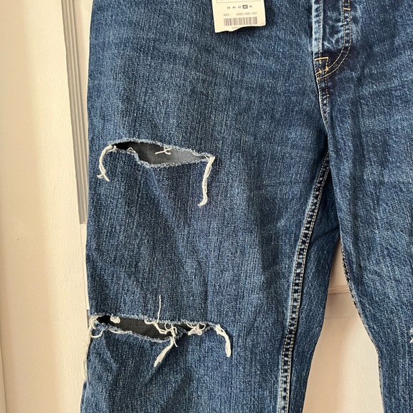 Zara | NWT Distressed Jeans - Picture 4 of 8